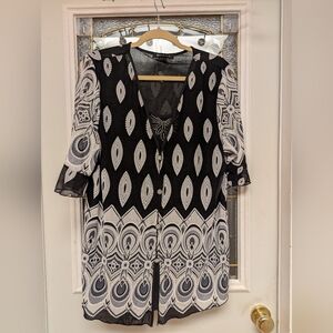 A314, Elegant Black and White Women's Blouse